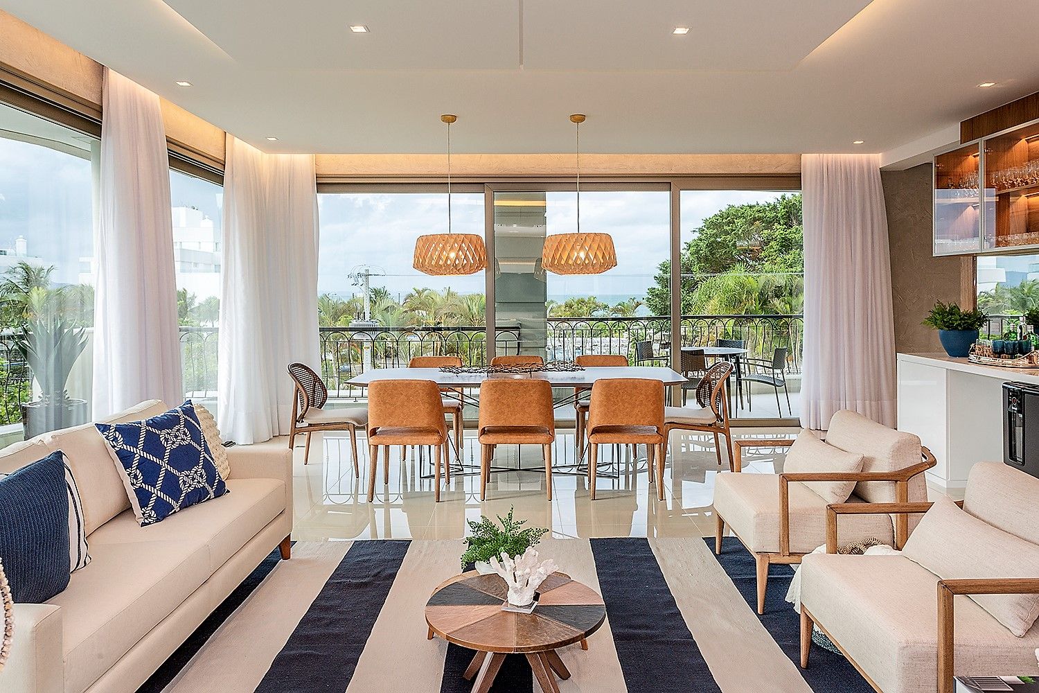 apartamento com varanda estilo praiano