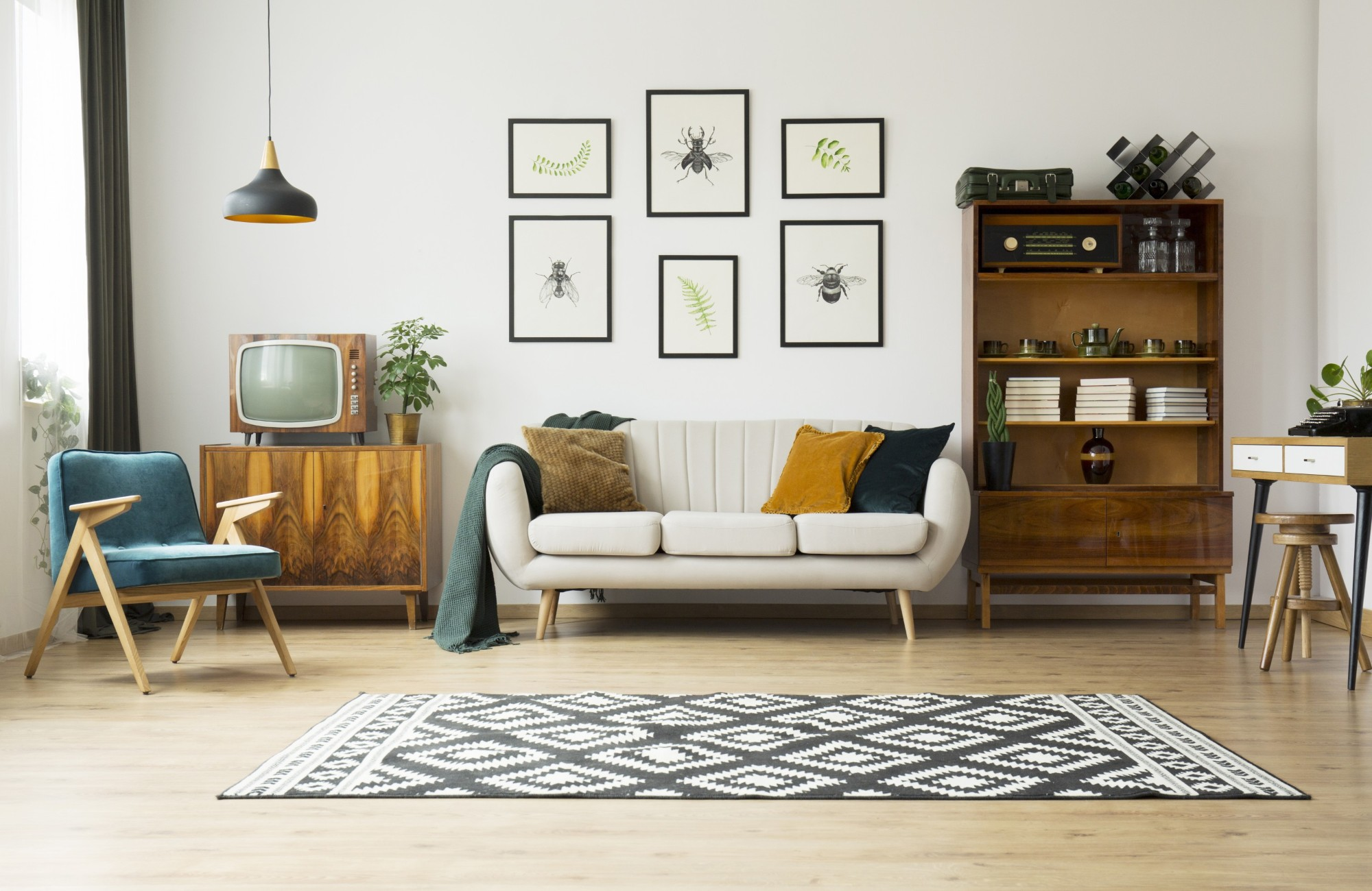 apartamento vintage com detalhes arquitetônicos