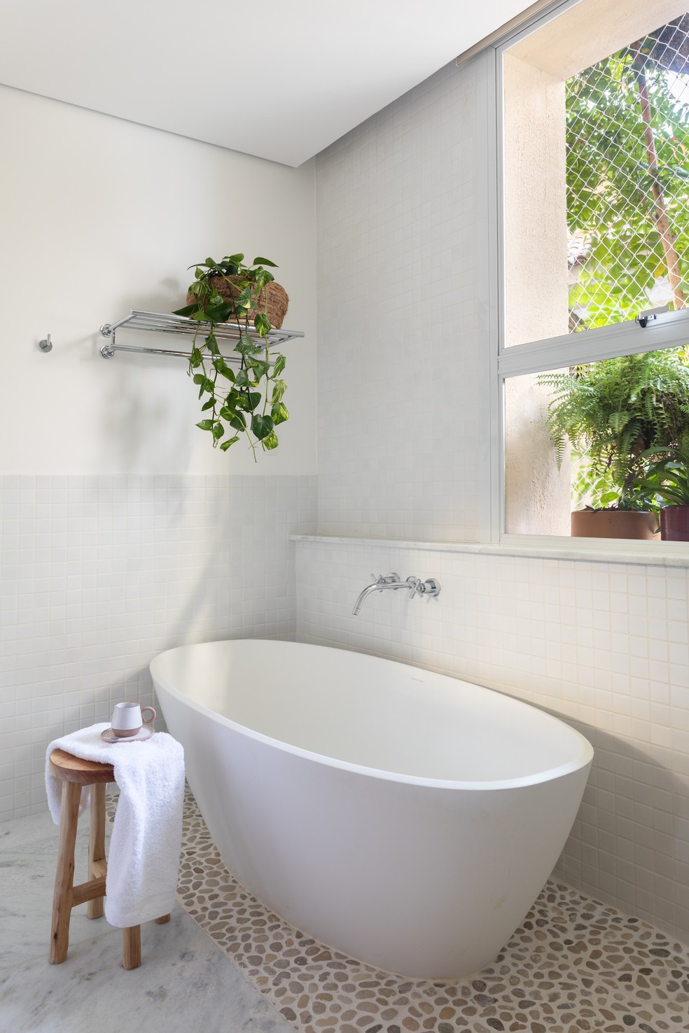 banheira com hidromassagem em apartamento