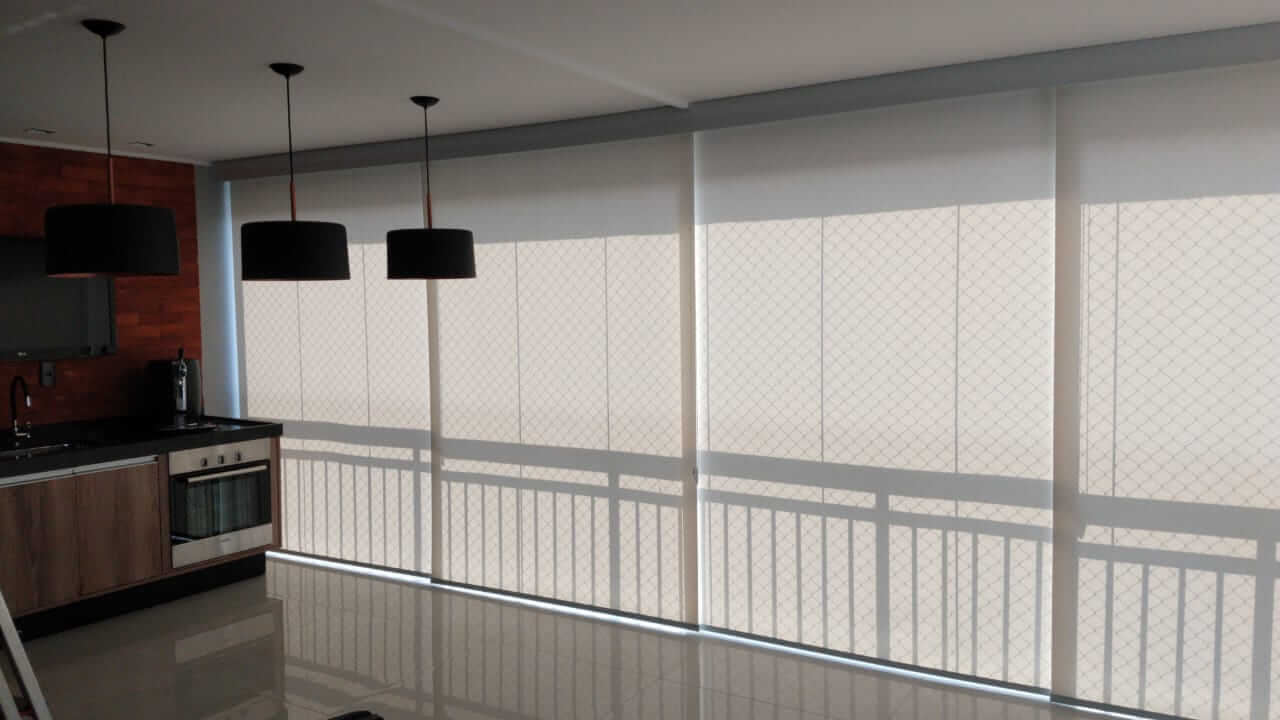 Cortina tela solar para sacada