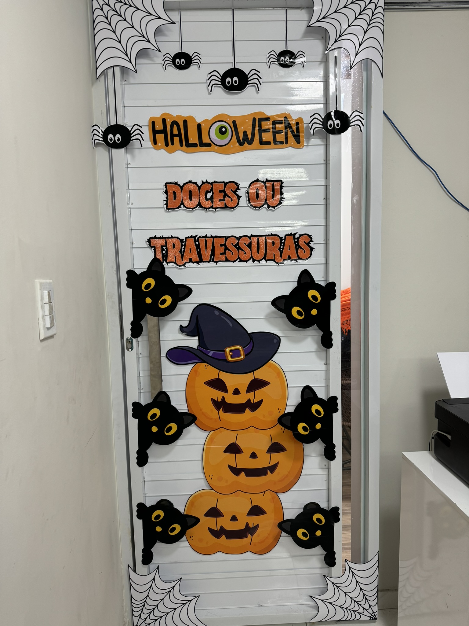 decoração porta halloween elegante