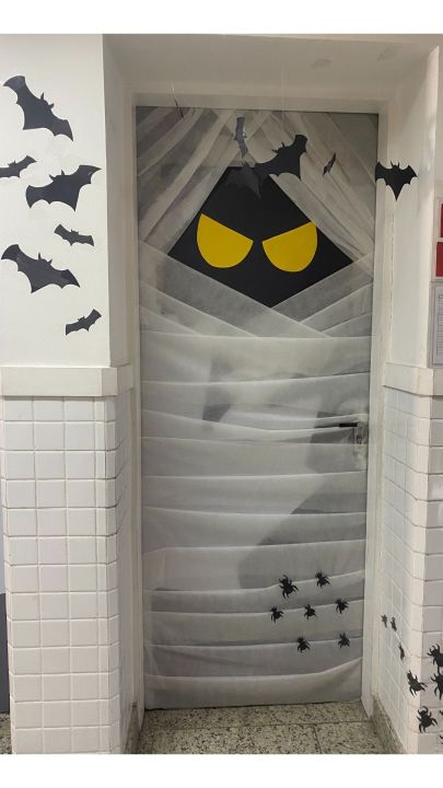 diy decoração porta halloween apartamento