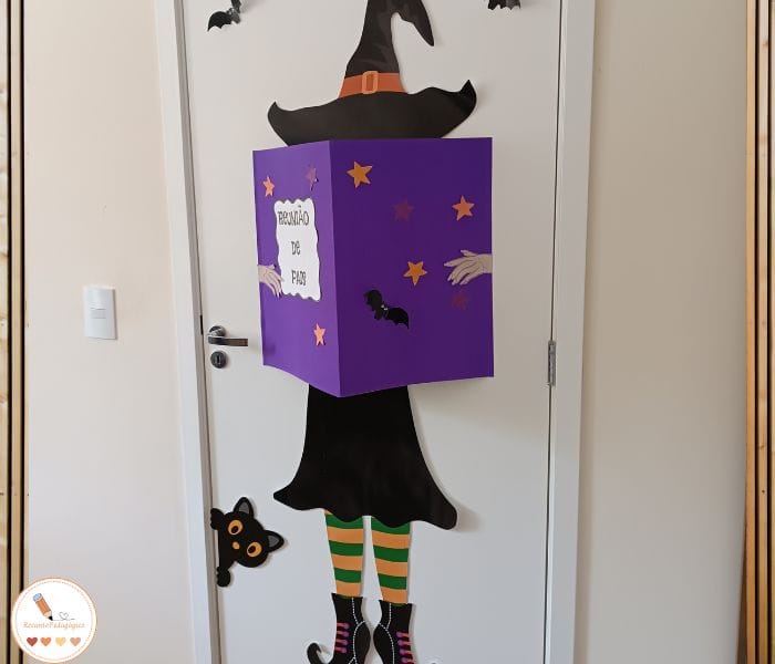 decoração porta apartamento halloween simples