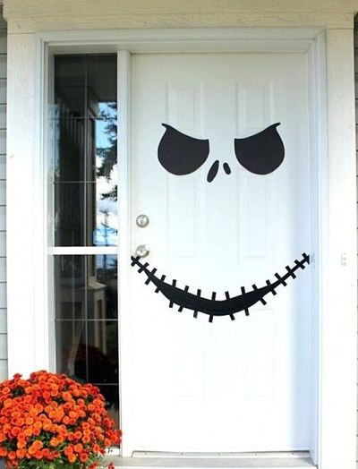 decoração porta halloween condomínio