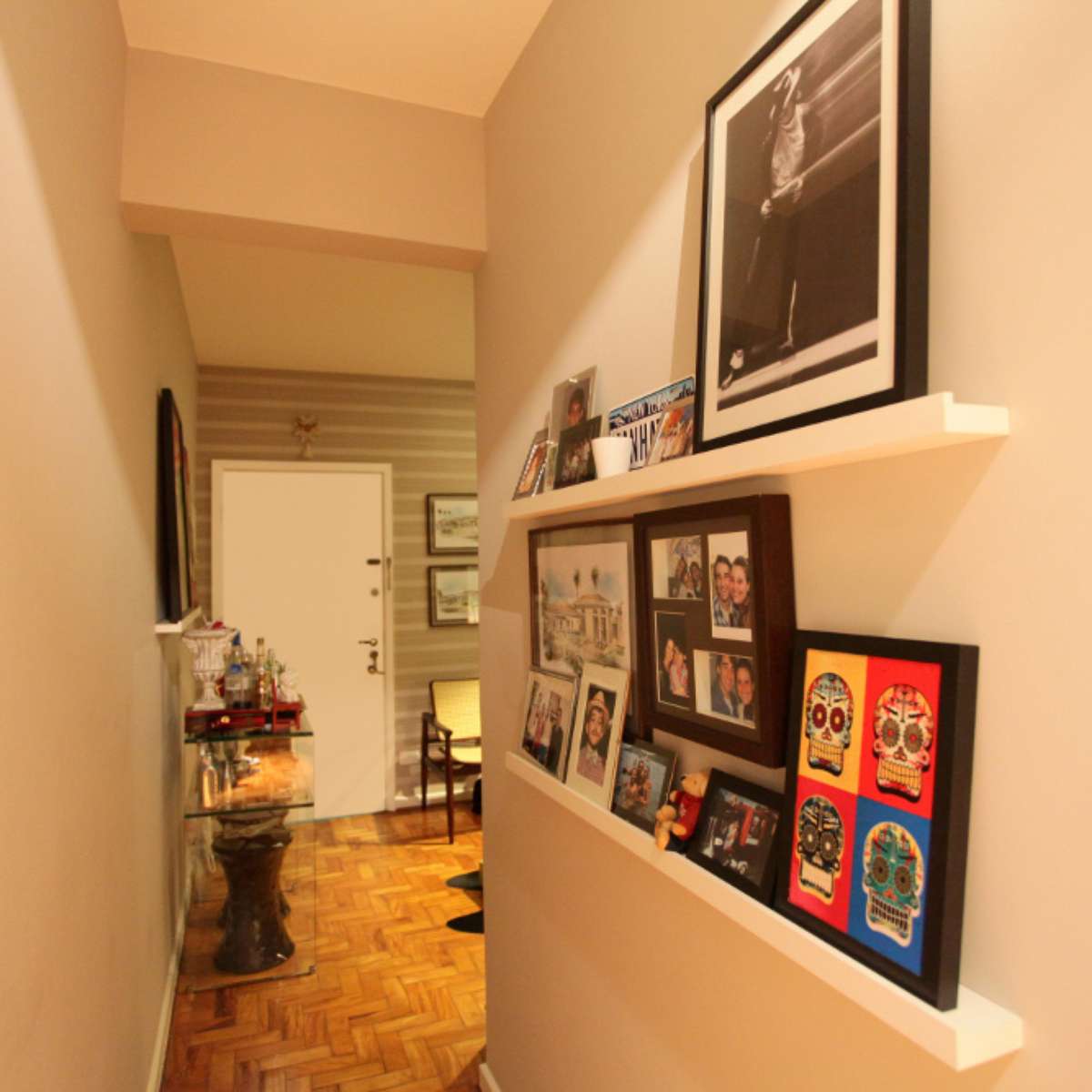 fitas de led corredor apartamento