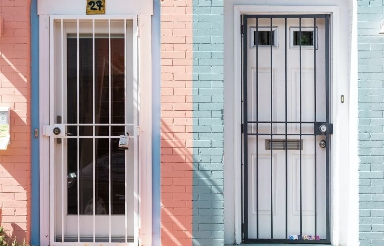 grade de segurança para porta de apartamento
