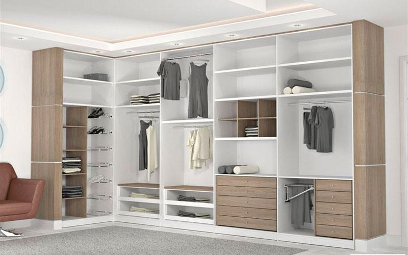 organização guarda roupa casal apartamento