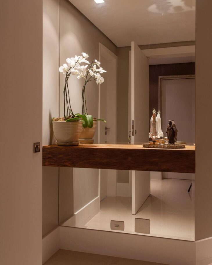 hall de entrada apartamento com espelho