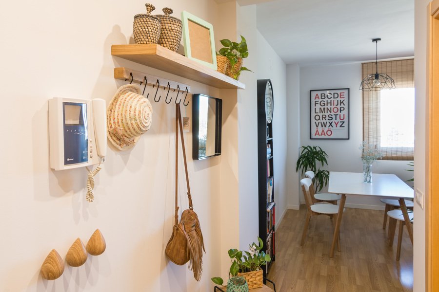 hall de entrada apartamento pequeno com tapete
