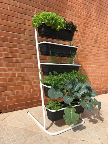 horta vertical apartamento com garrafa pet