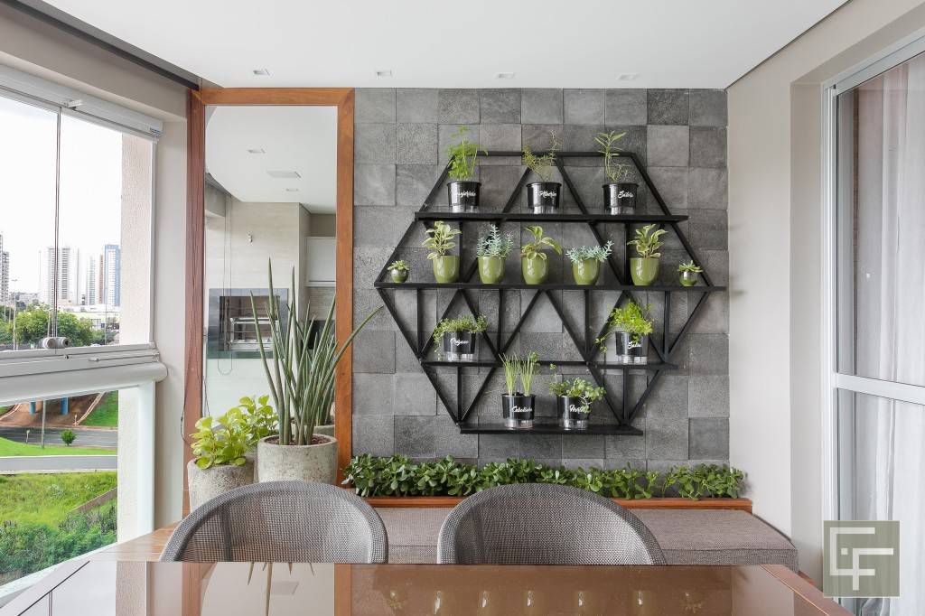 horta vertical apartamento iluminacao
