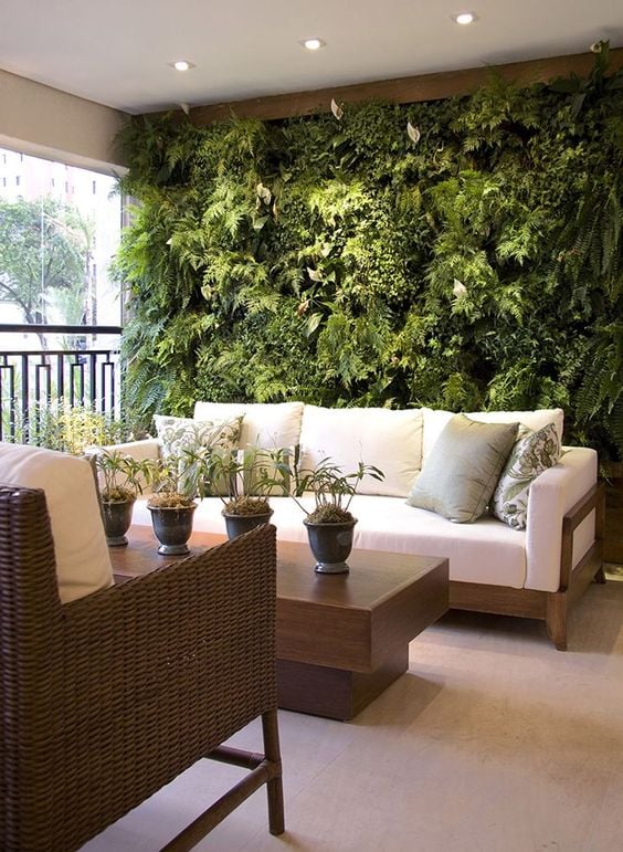 Manutenção de jardim vertical em apartamento