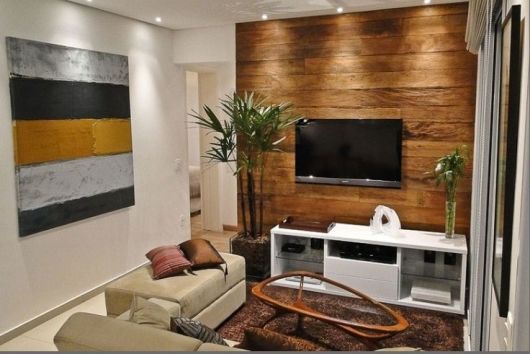 Painel planejado com organização de cabos
