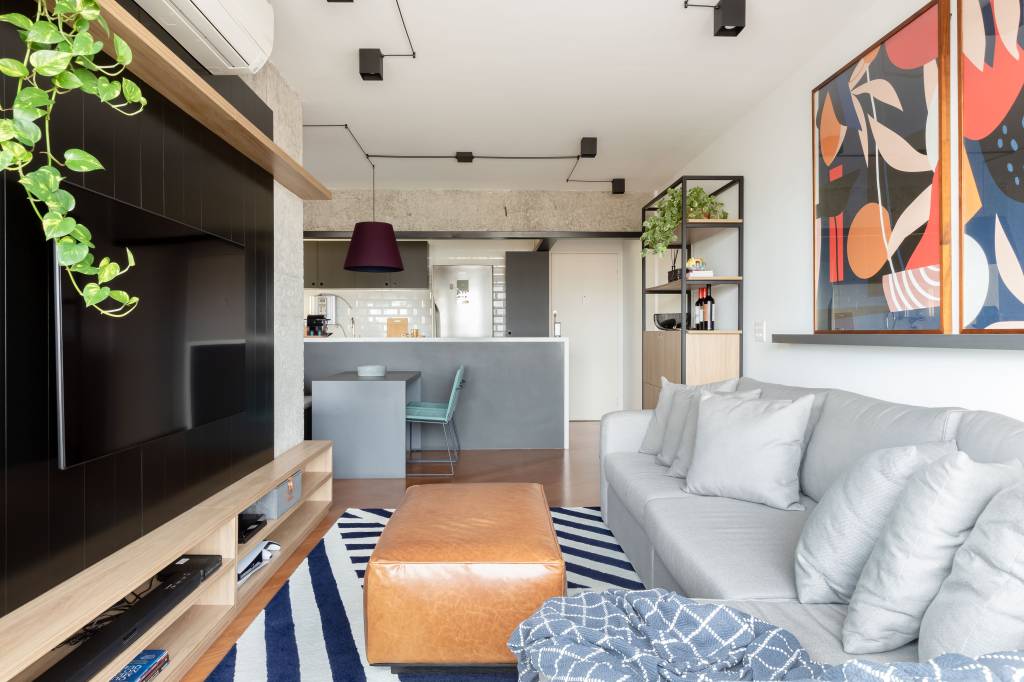 painel tv apartamento ripado