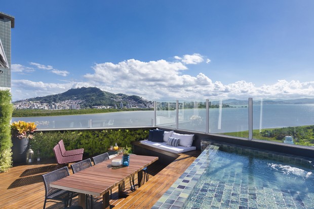 piscina em cobertura