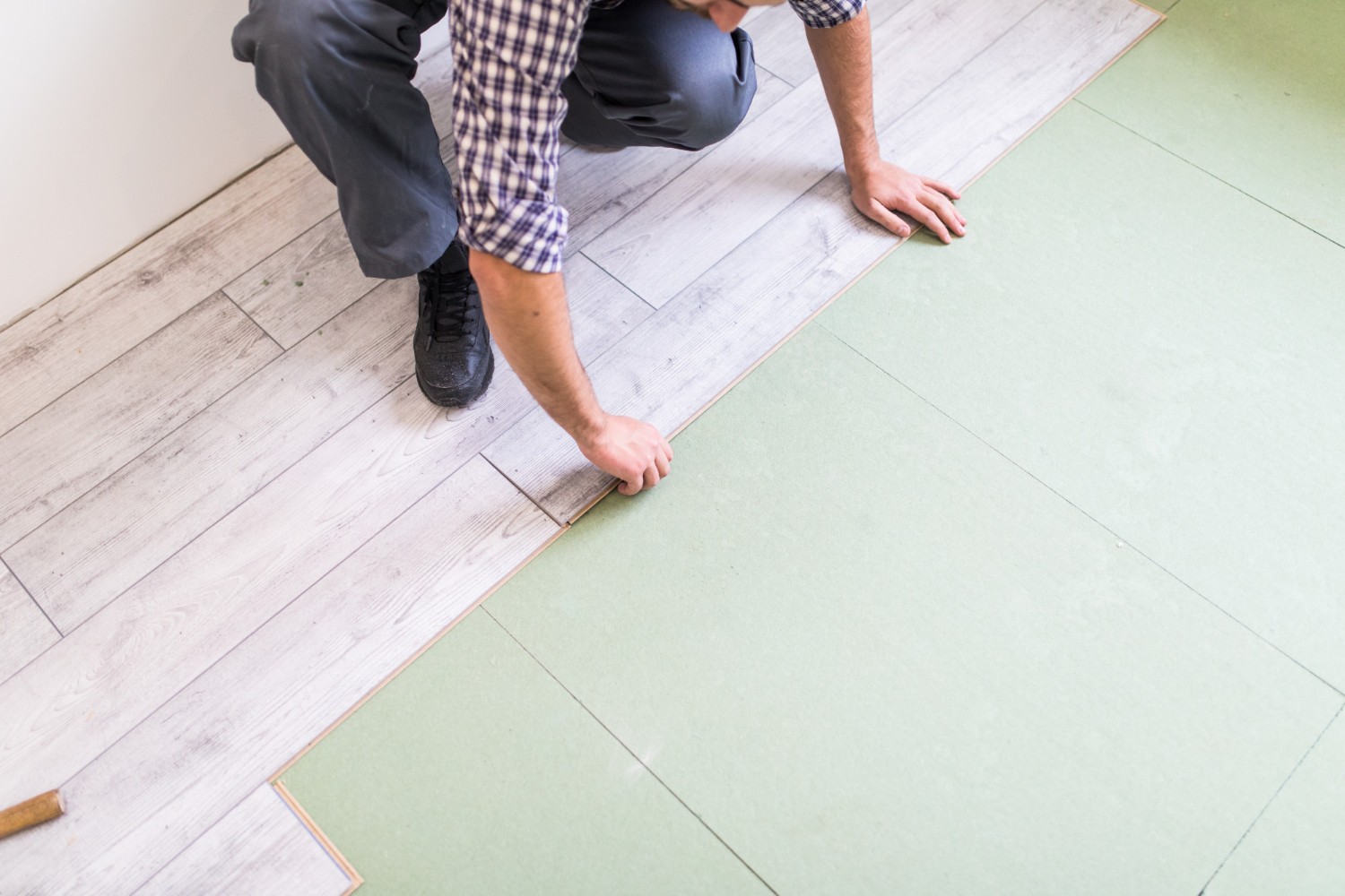 piso vinílico ou laminado apartamento