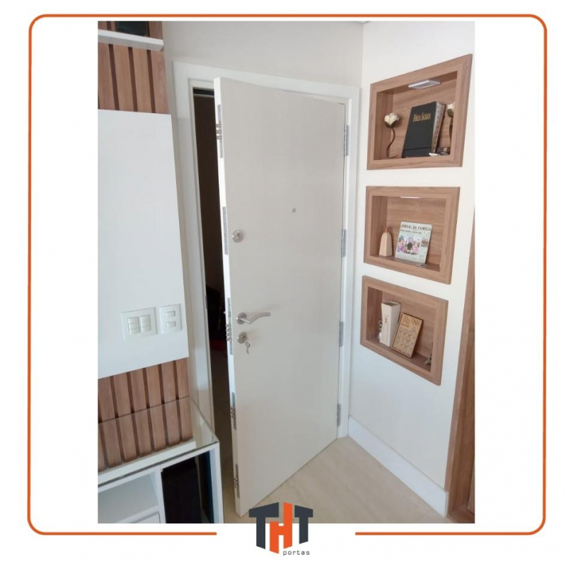 Fechadura eletrônica porta MRV