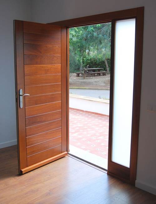 Porta pivotante para entrada de apartamento