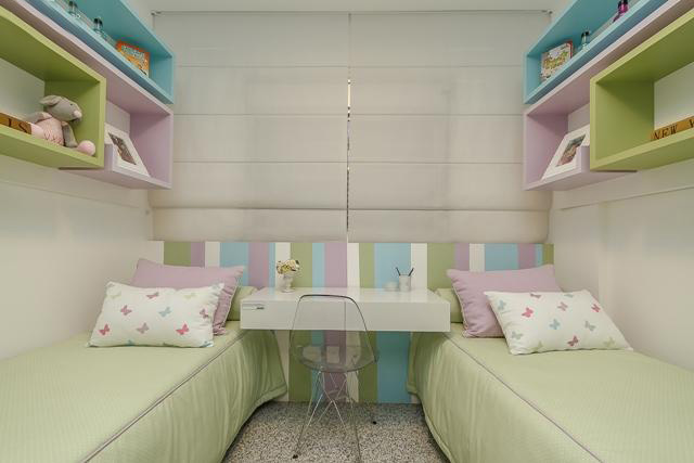 quarto infantil apartamento pequeno com cama suspensa