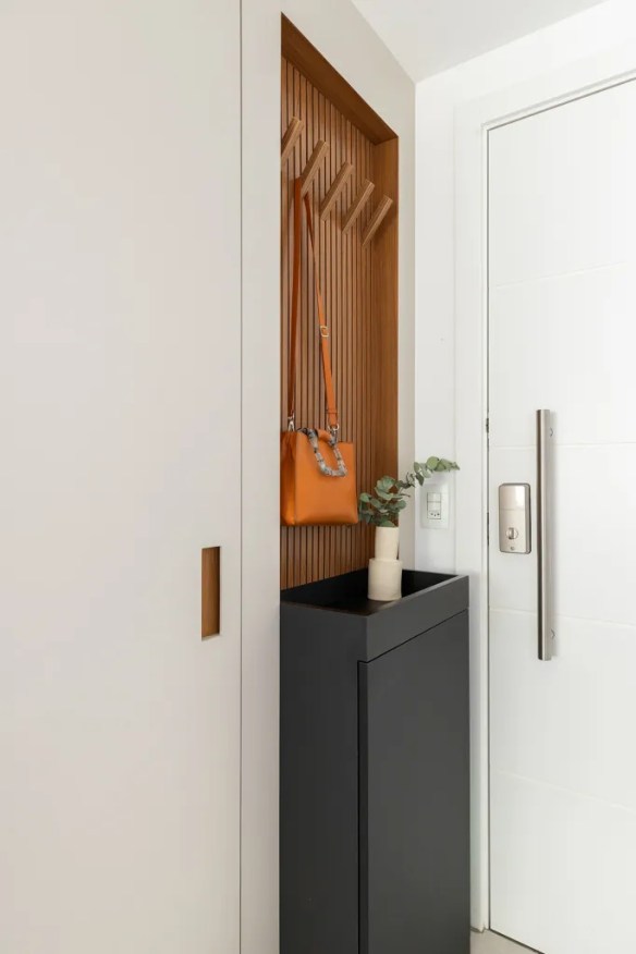 Sapateira compacta para hall de entrada