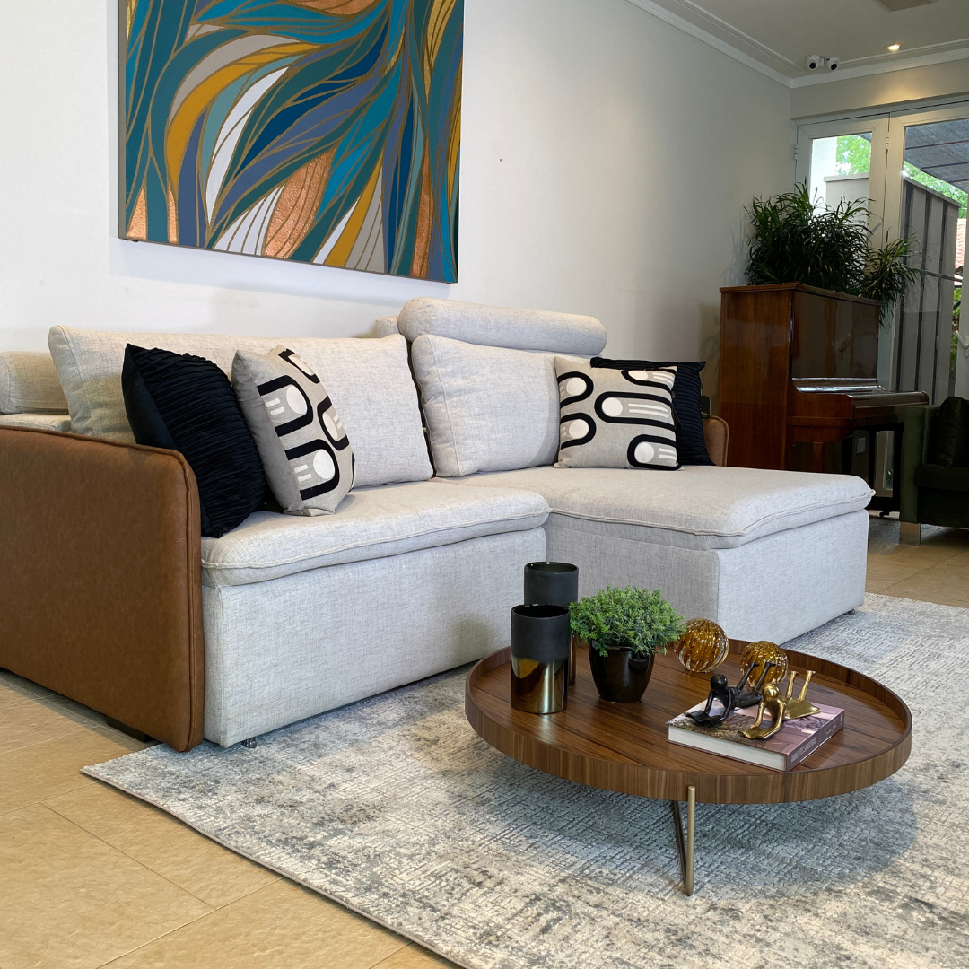 sofá retrátil bege apartamento pequeno