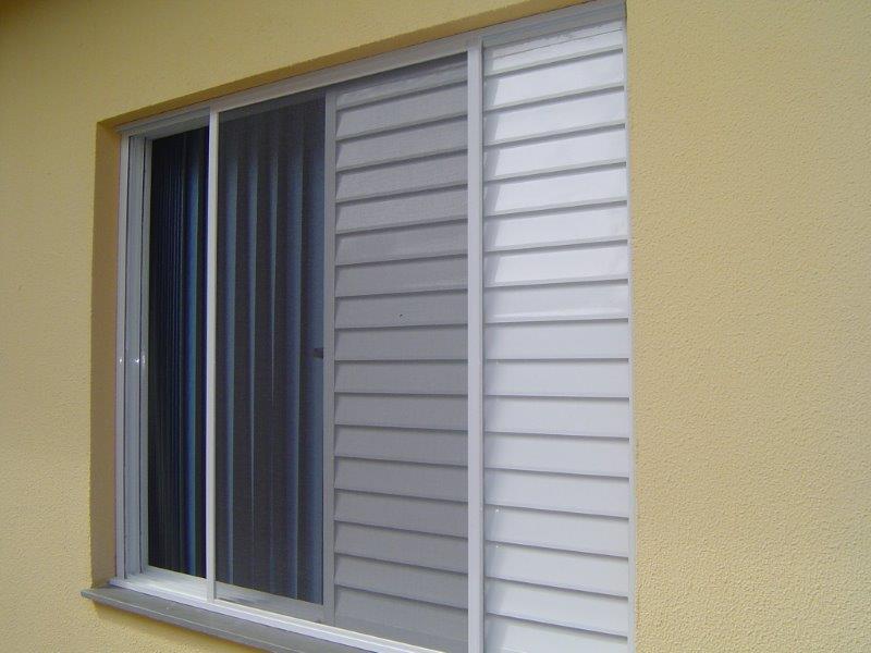 tela mosquiteira para janela basculante apartamento