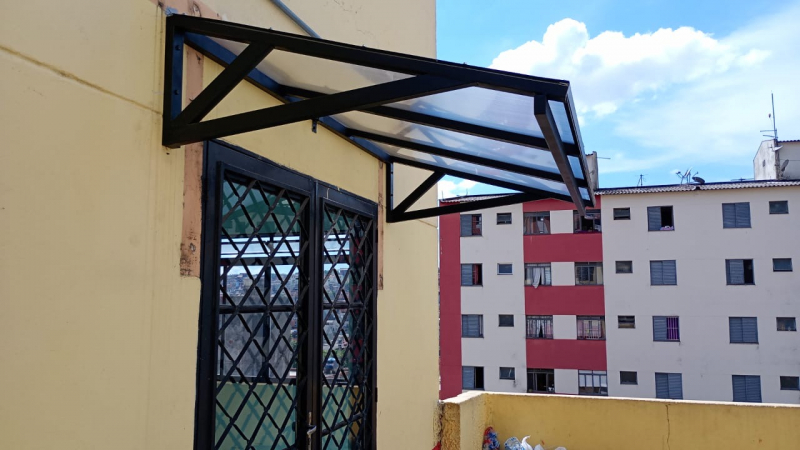 Toldo vertical retrátil
