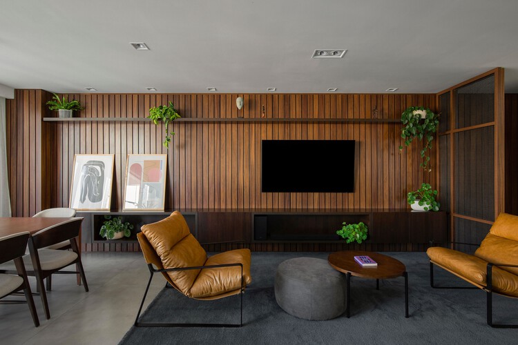 decoração apartamento branco e madeira