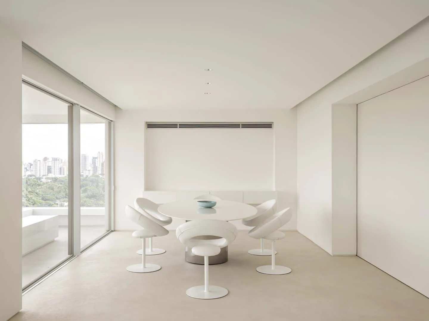 apartamento pequeno branco