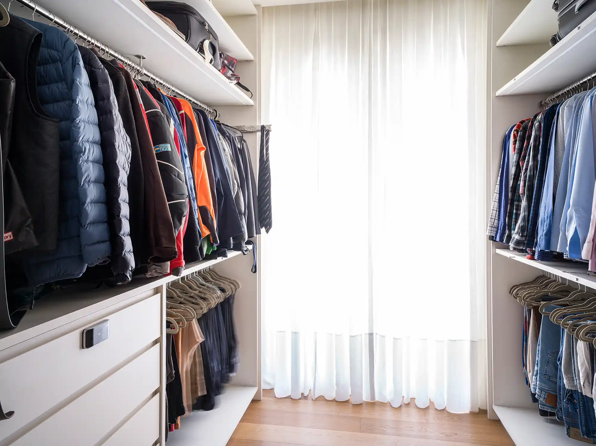 closet aberto apartamento
