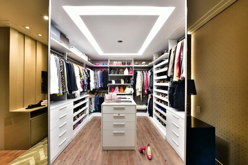como organizar closet pequeno