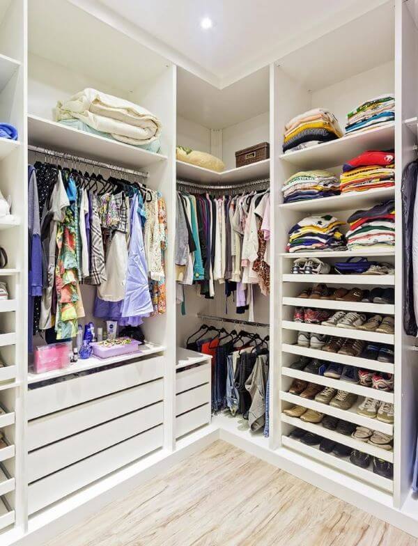 closet aberto apartamento