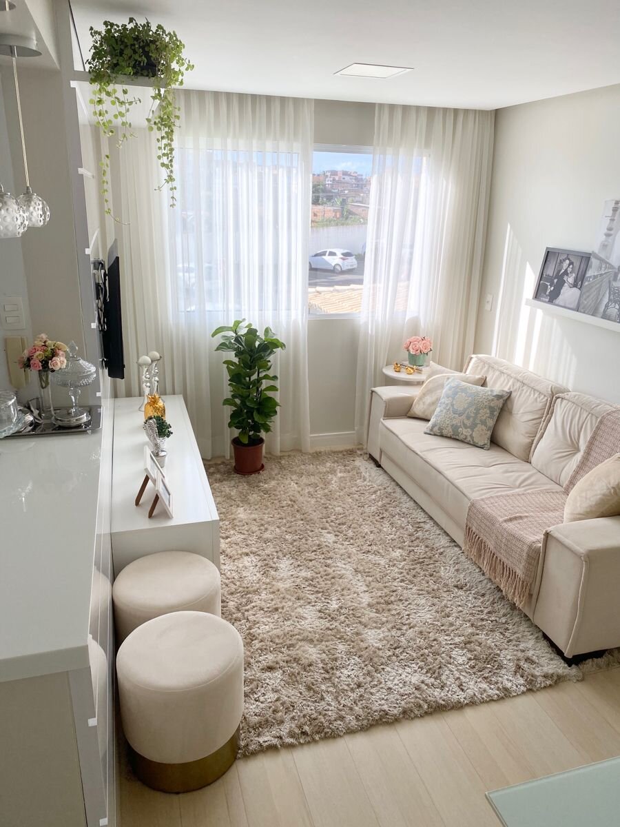 sala pequena com varanda