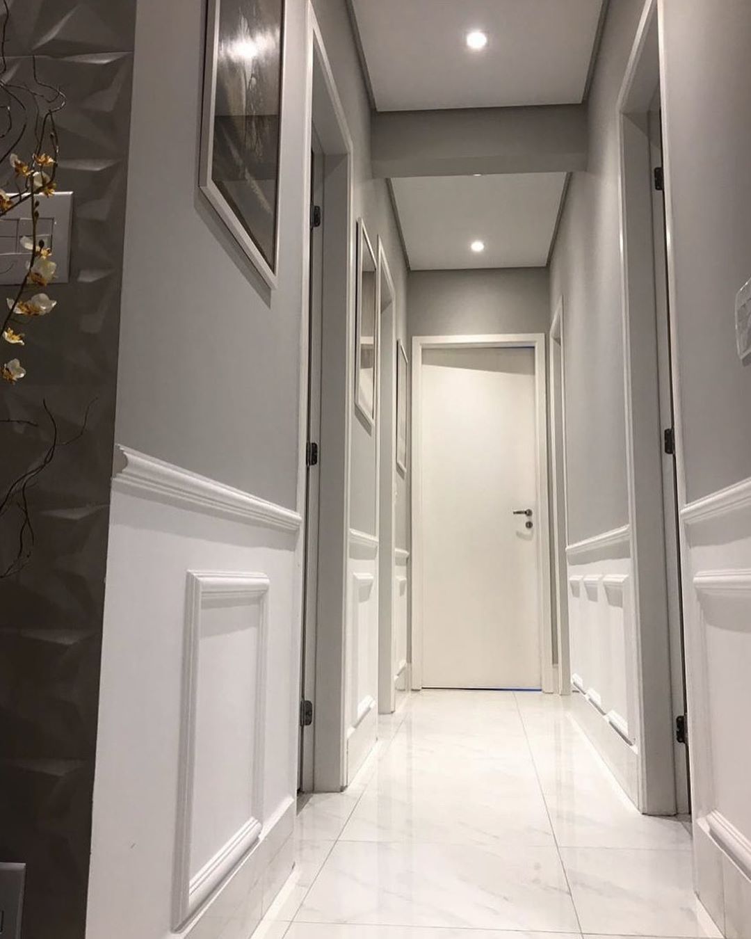 como decorar corredor de apartamento pequeno