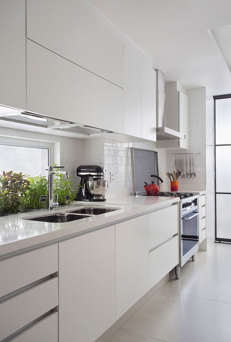 cozinha corredor decorada apartamento