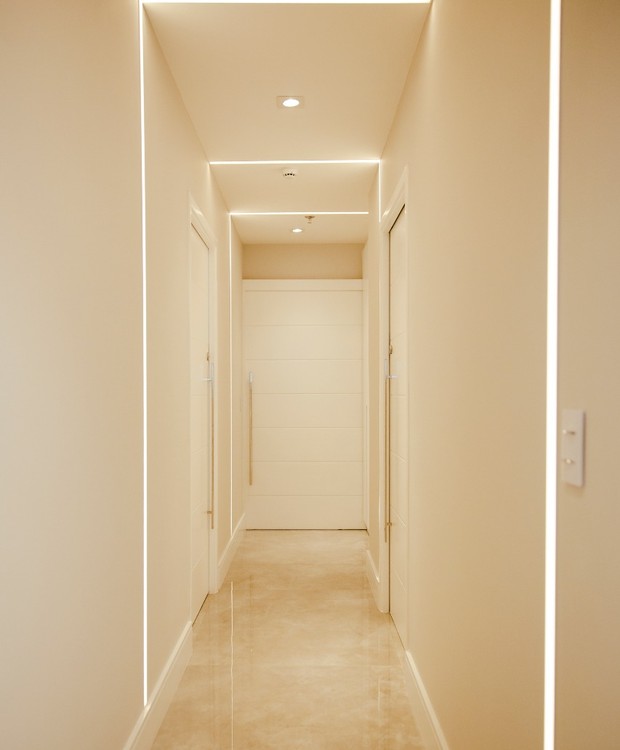 iluminação indireta corredor apartamento