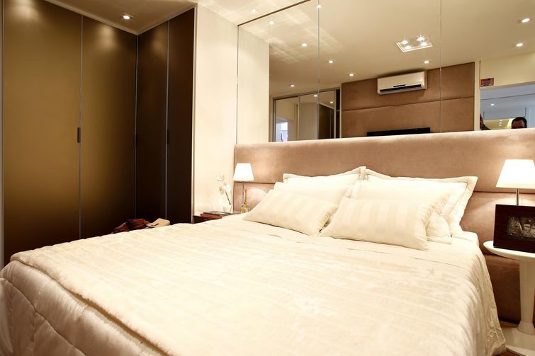 quarto pequeno com varanda decorado