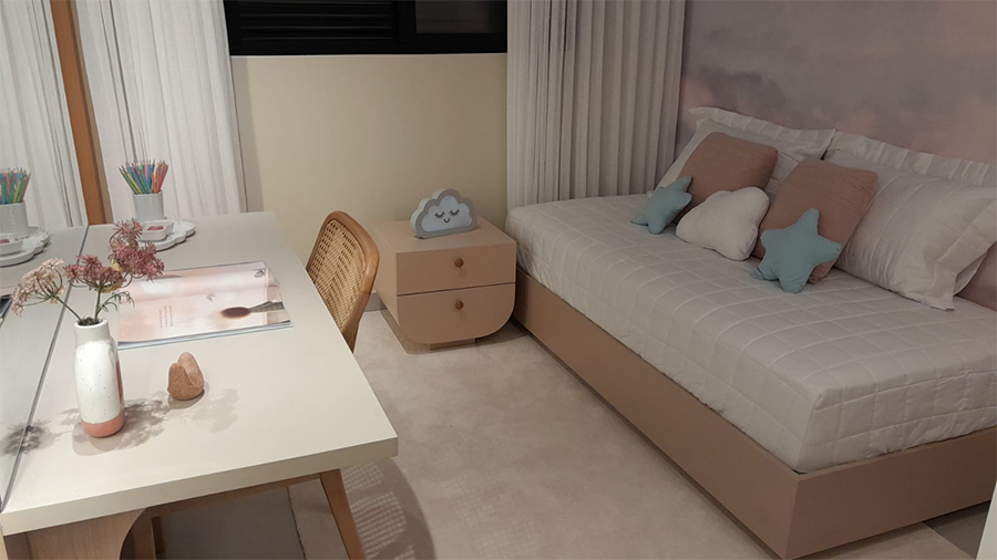 quarto de menina com pouco espaço